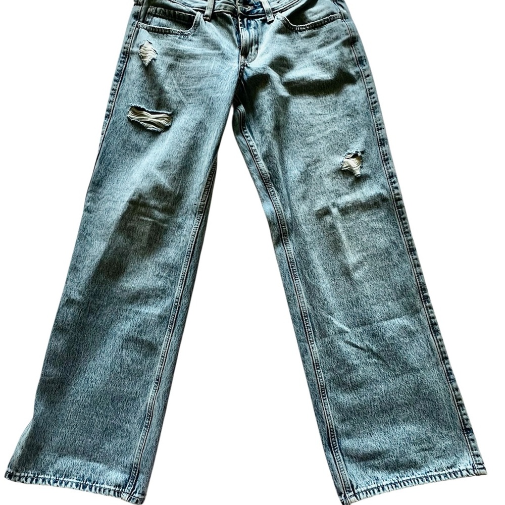 New HOLLISTER Low-Rise Medium Wash Baggy Jeans